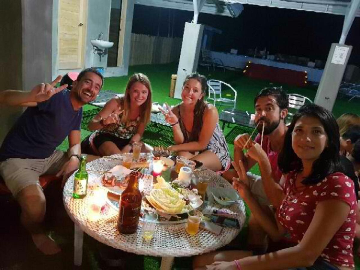 W Hostel Boracay Boracay Island Екстериор снимка